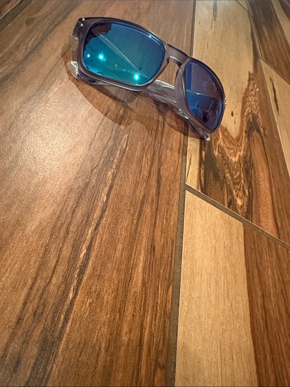 Men's Blue Mirrored Lens Sunglasses
